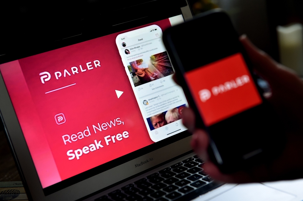 La red social Parler anuncia que vuelve a estar disponible