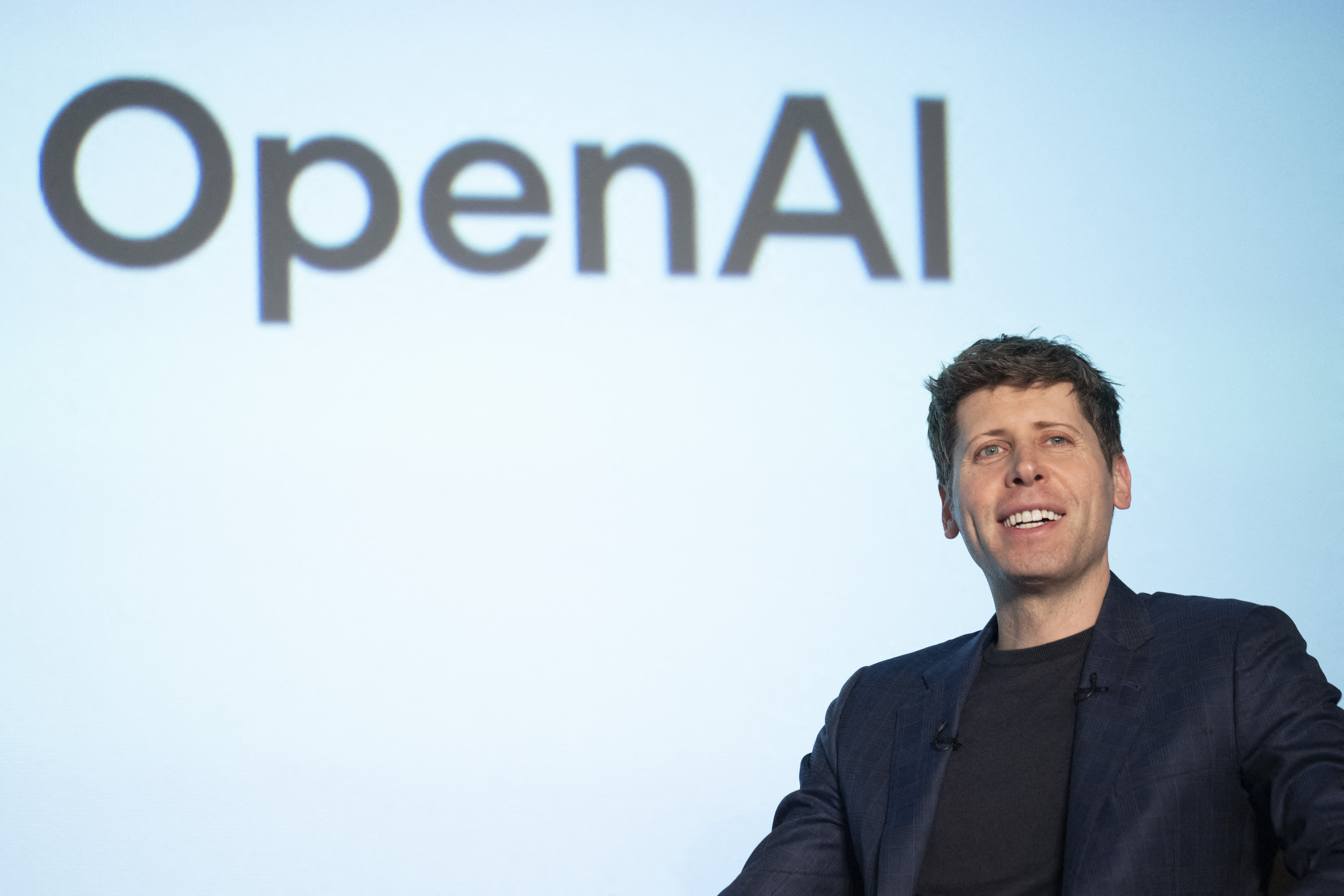 OpenAI busca proveedores para robótica, IA y centros de datos