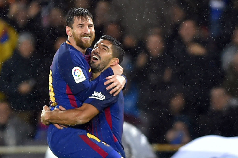 Luis Suárez y Lionel Messi comandaron la remontada del Barcelona en Anoeta