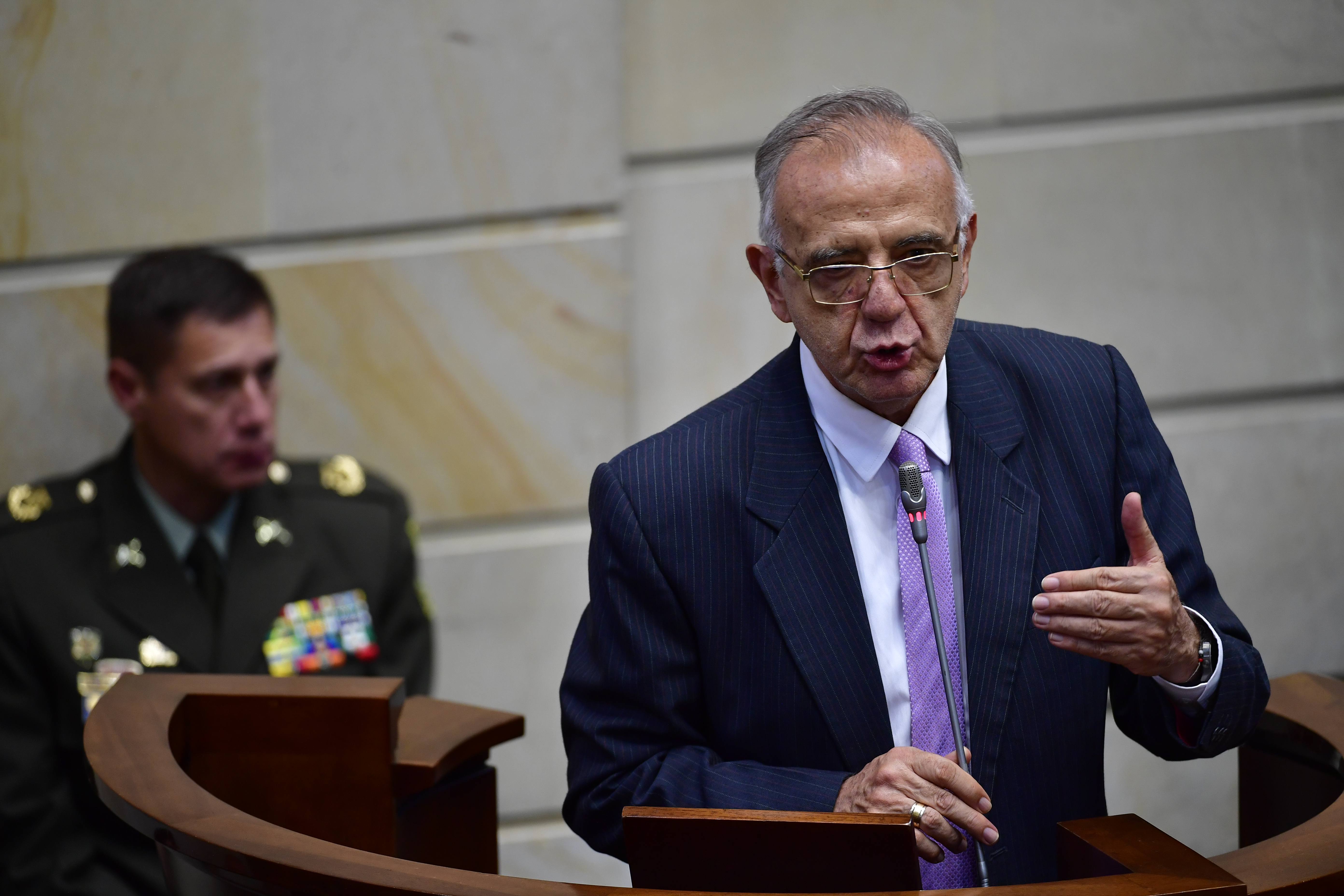 Ministro de Defensa durante los diálogos sobre la Mesada 14 y los Ascensos Fuerzas Militares