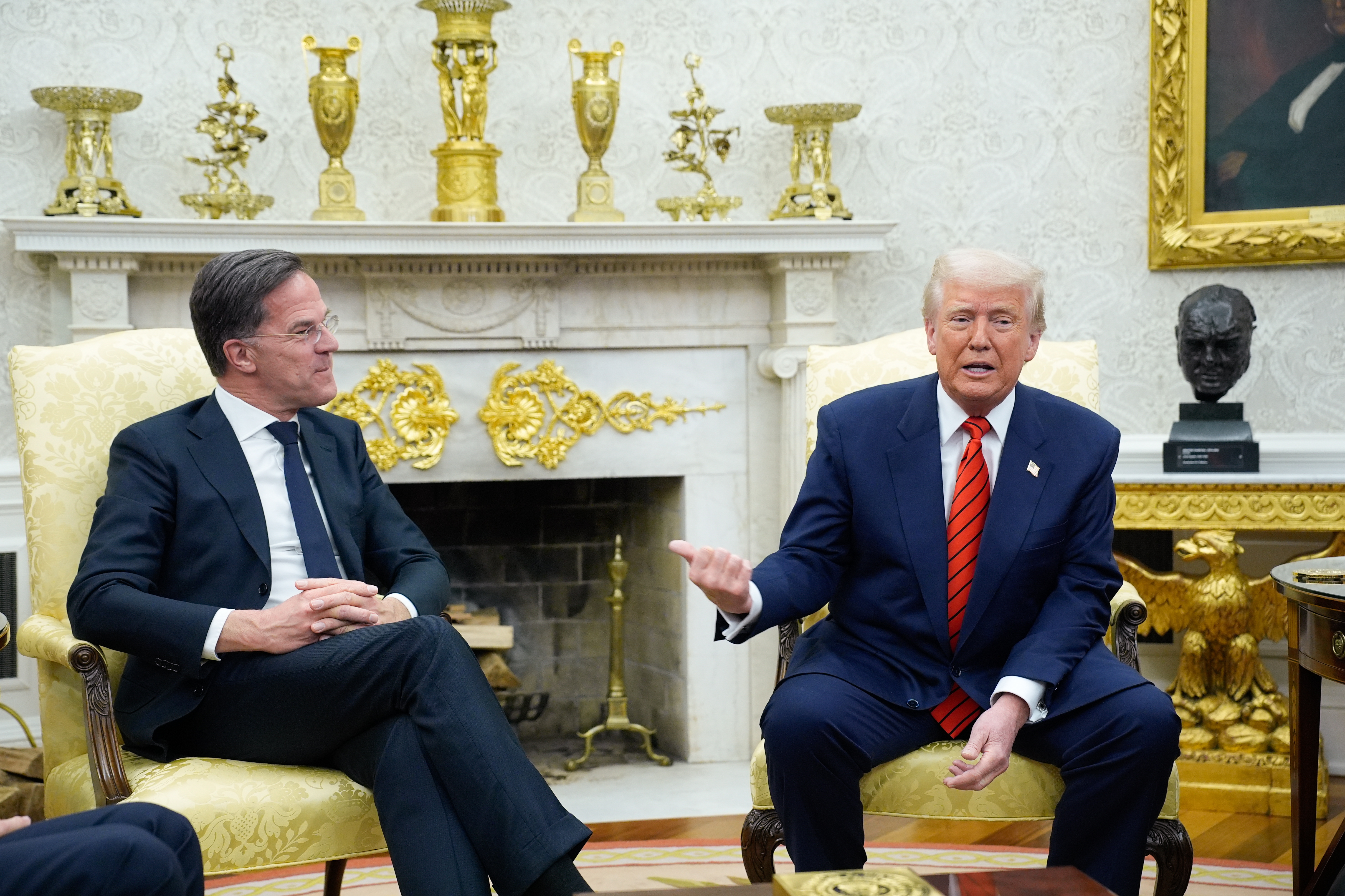 En reunión con el jefe de la OTAN, Trump insistió en la anexión de Groenlandia