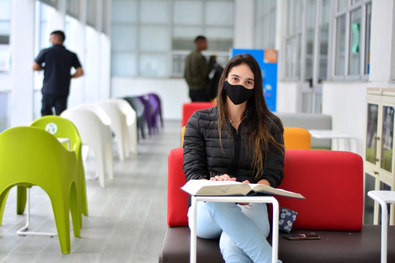 Maneja tu tiempo estudiando virtual Finanzas y Negocios en la UManizales