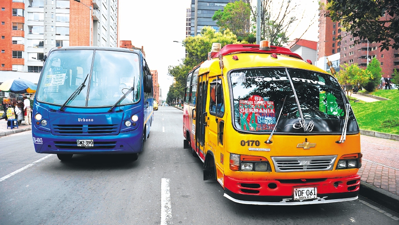 Dos heridos y un abuso sexual en buses del transporte público encienden de nuevo las alarmas
