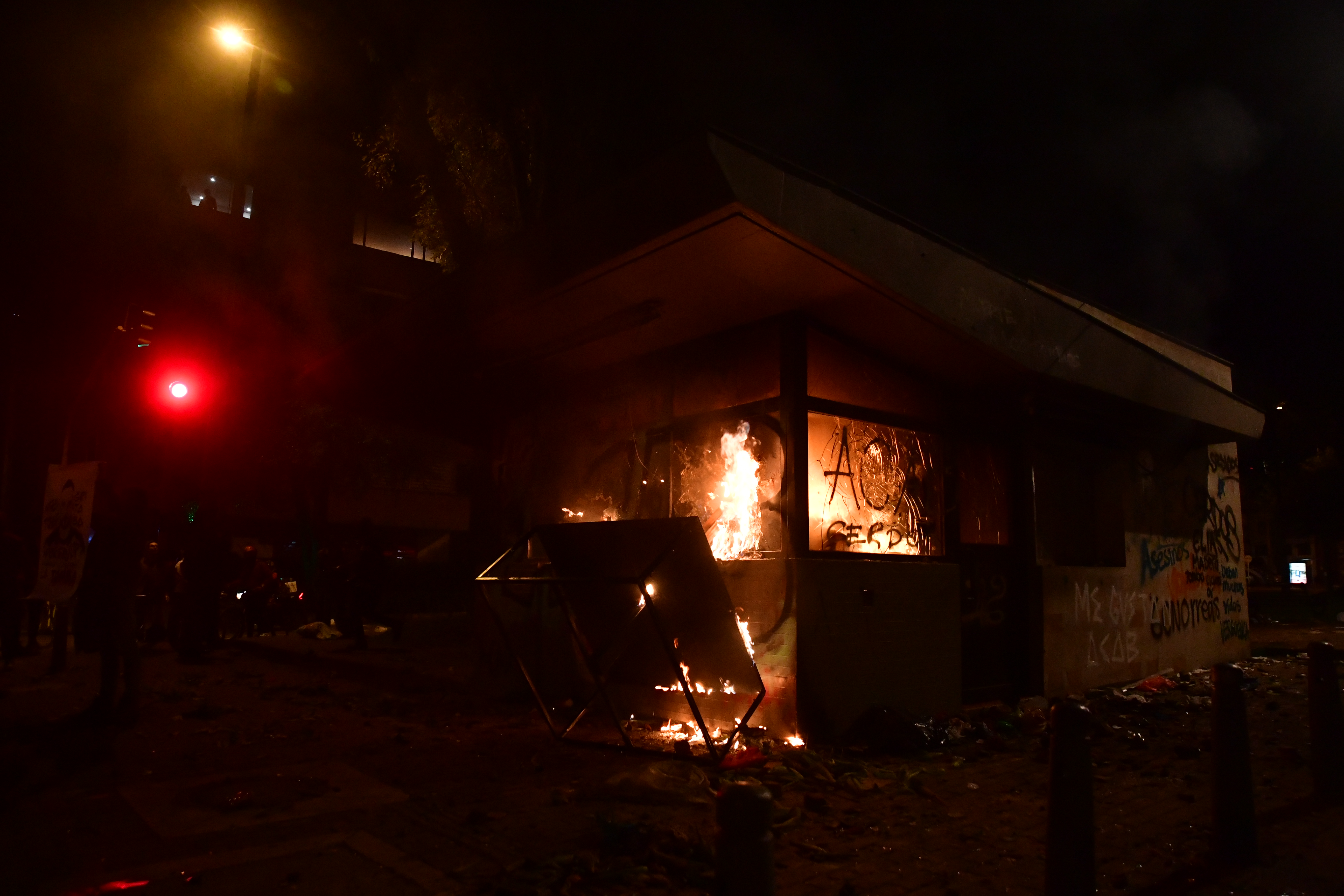 Capturan a seis personas señaladas de incinerar un CAI en el sur Bogotá