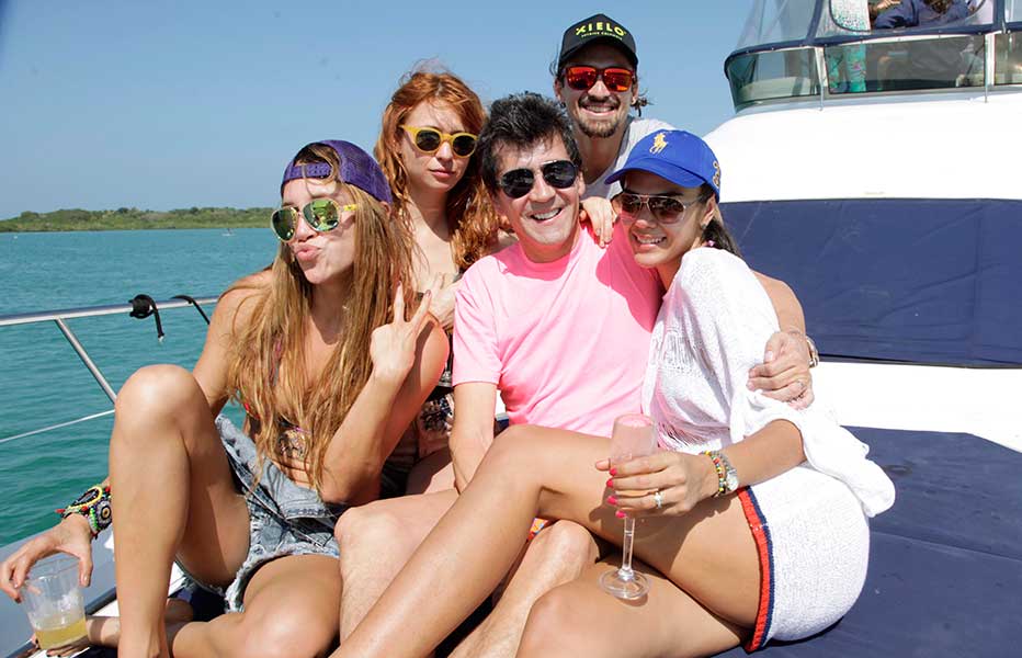 Famosos, brisa y mar