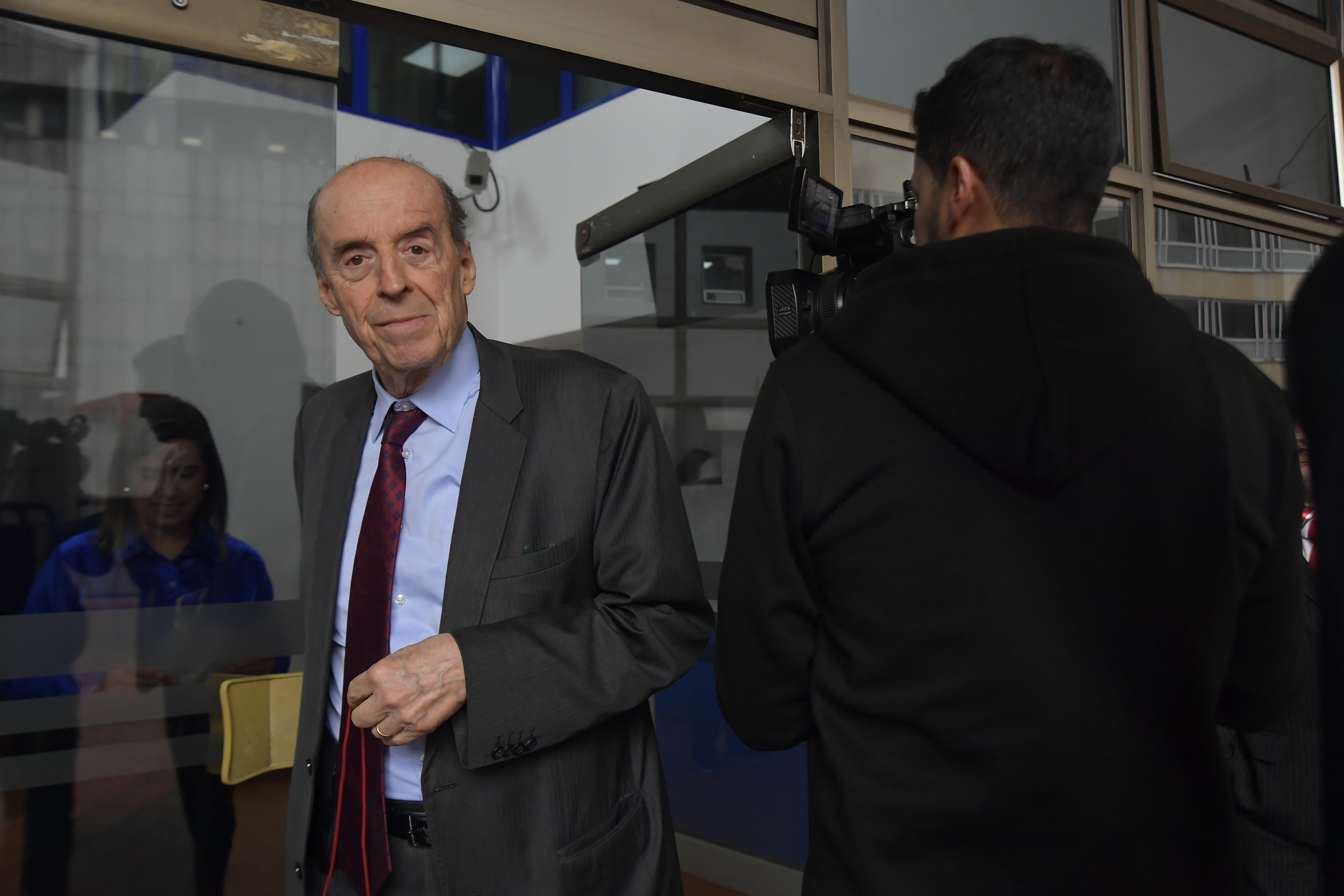 Leyva asistió a la Comisión de Acusación para entregar supuestas pruebas contra Petro