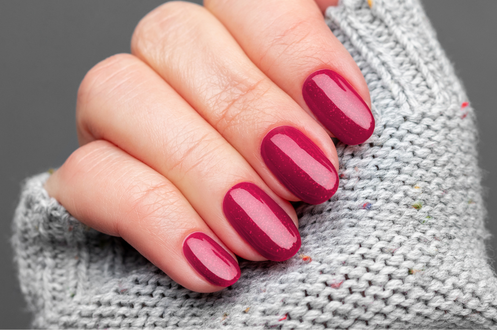 5 tendencias de uñas vinotinto decoradas para el fin del 2024 ¡Las mejores ideas!