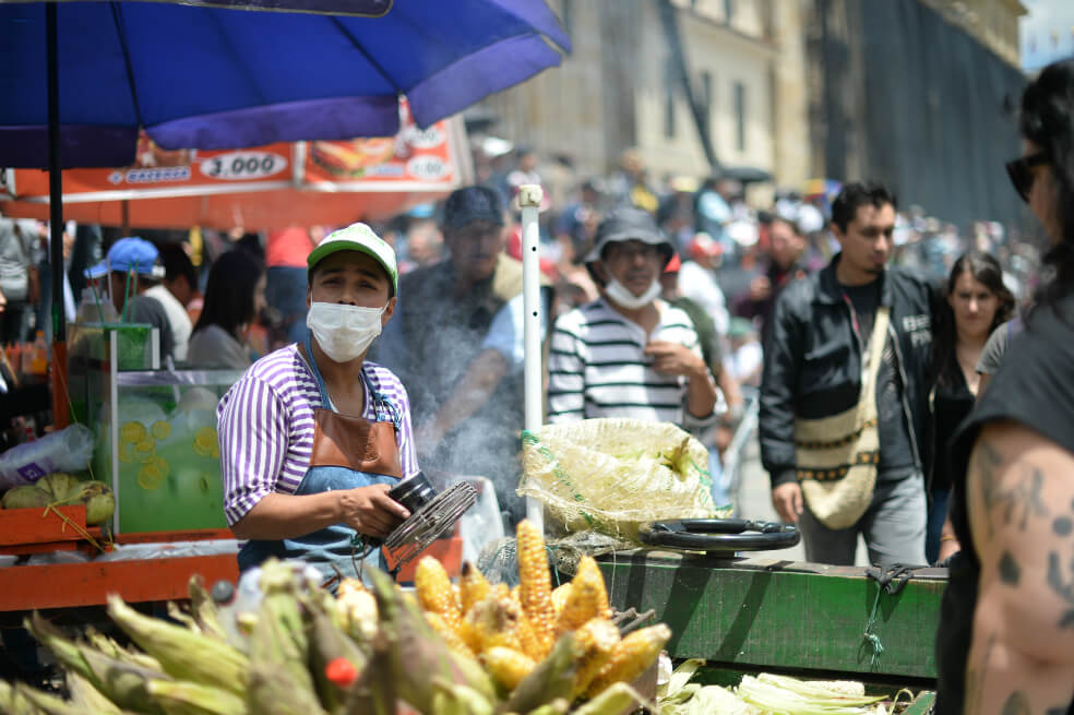 Los que conmemoraron el Día del Trabajo trabajando, en Bogotá