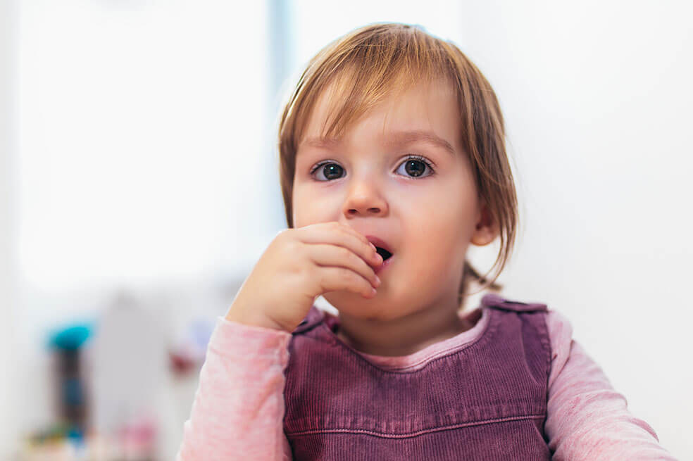 Tragarse una pila de botón, ¿cuál es el riesgo para tu hijo?