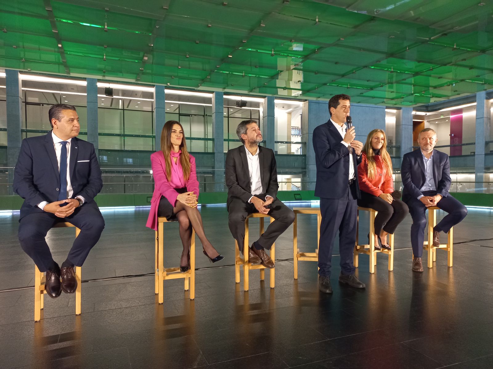 Presentación de la visa especial para nómadas digitales.
