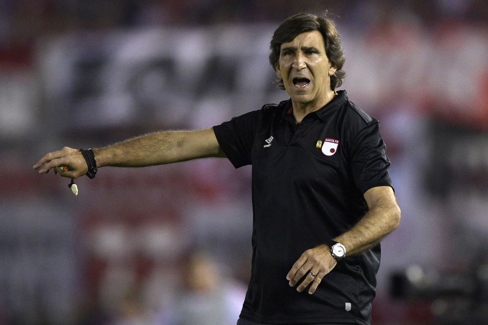 “Los clásicos son un campeonato aparte”: Gustavo Costas