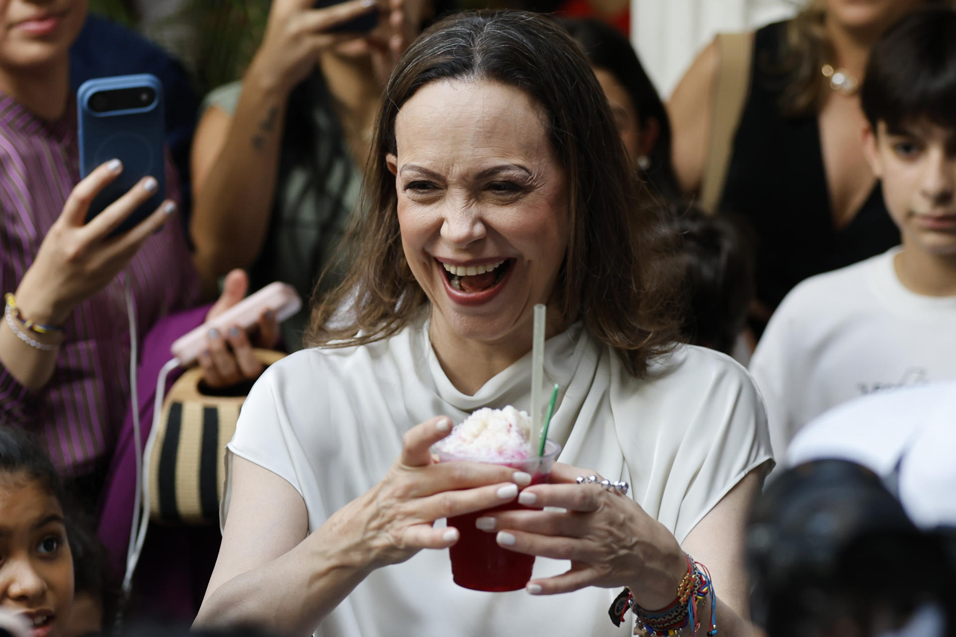 De la Espriella y María Corina Machado hablan de “avanzar juntos” por Venezuela y Colombia