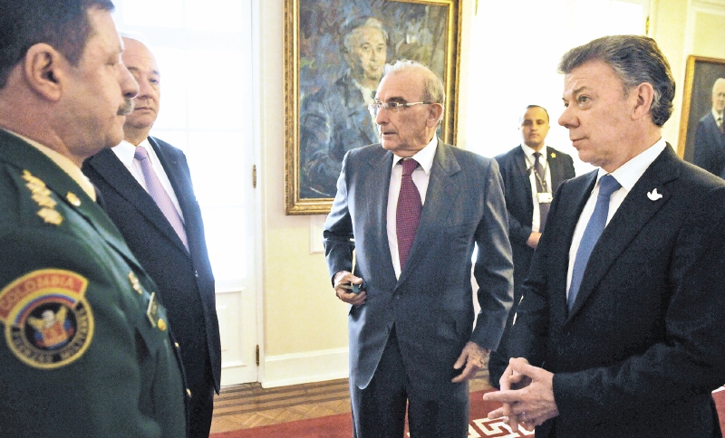Ofensiva diplomática por la paz