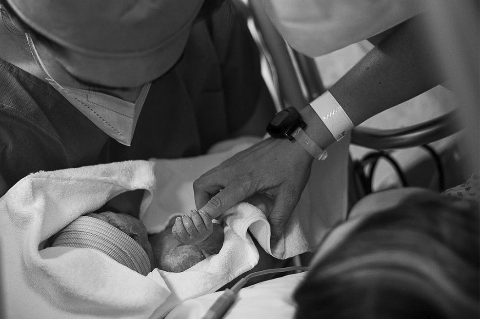 Alejandro Fernández, abuelo por segunda vez, nació Mía, hija de Alex Fernández