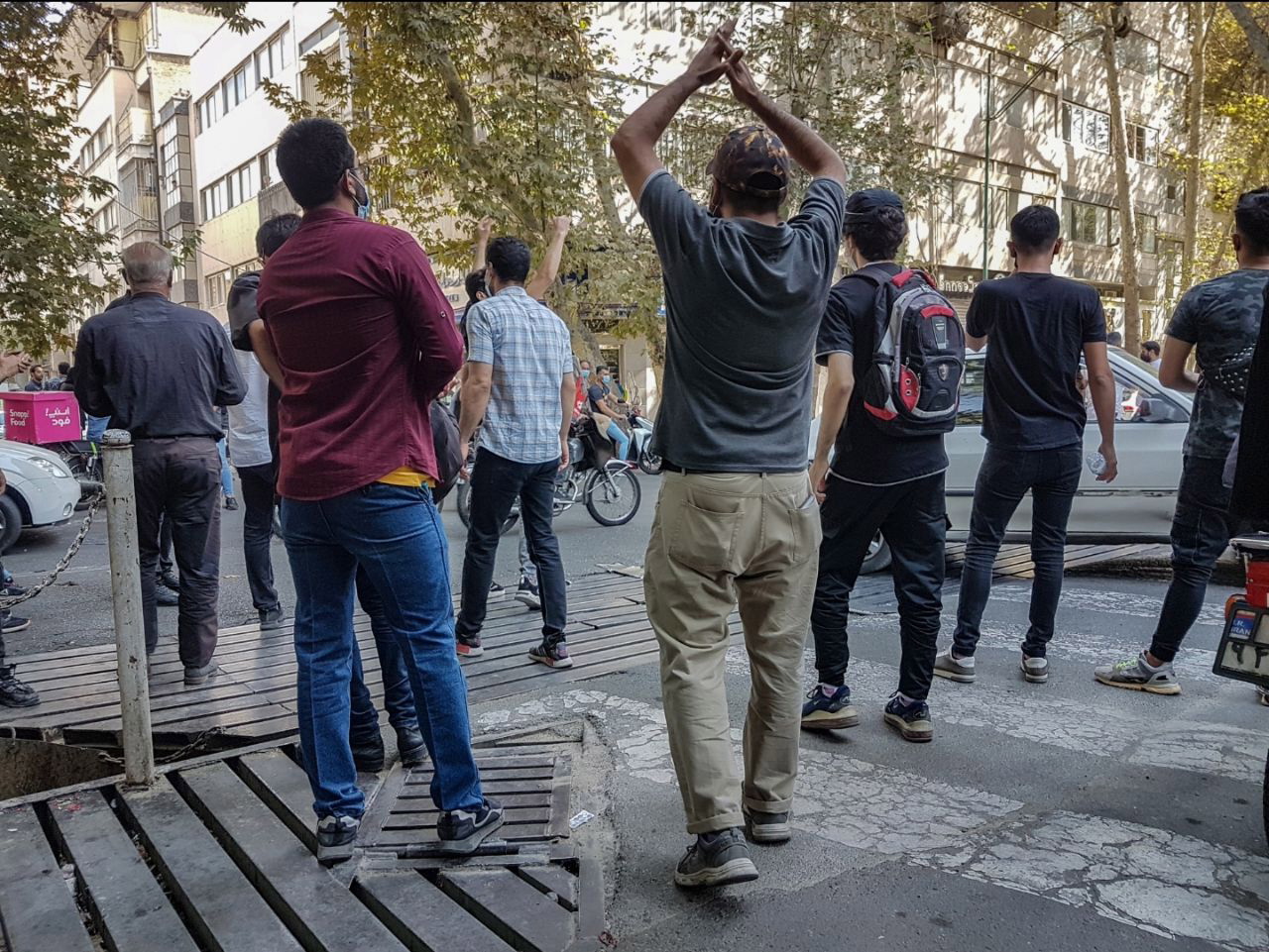 Los abogados, los médicos y el sector petrolero se suman a las protestas en Irán