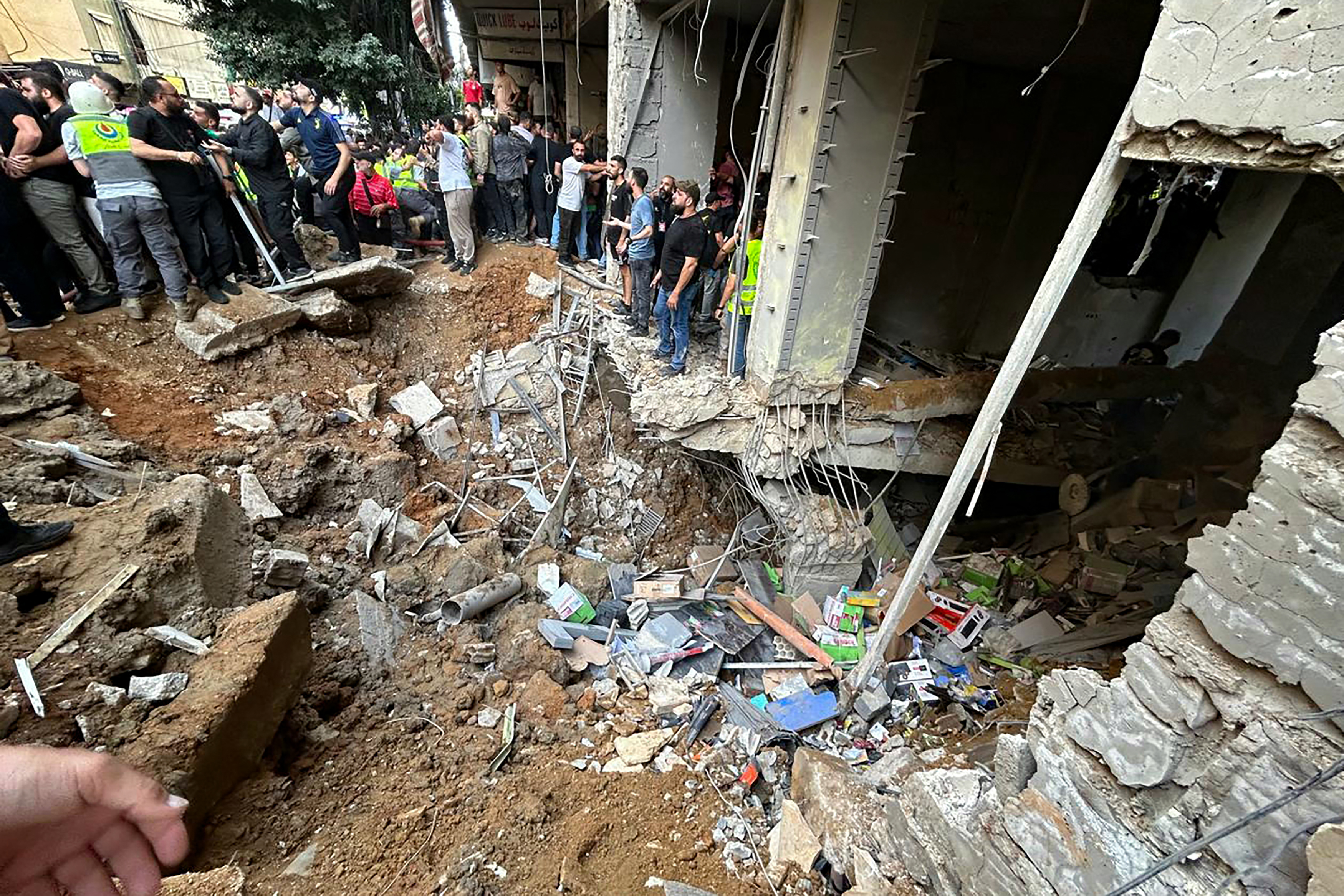 Caos en Beirut por bombardeos israelíes que dejan por lo menos ocho muertes