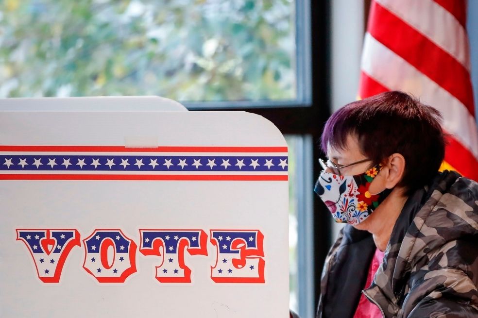 El FBI prende las alarmas: Irán y Rusia estarían interfiriendo en las elecciones