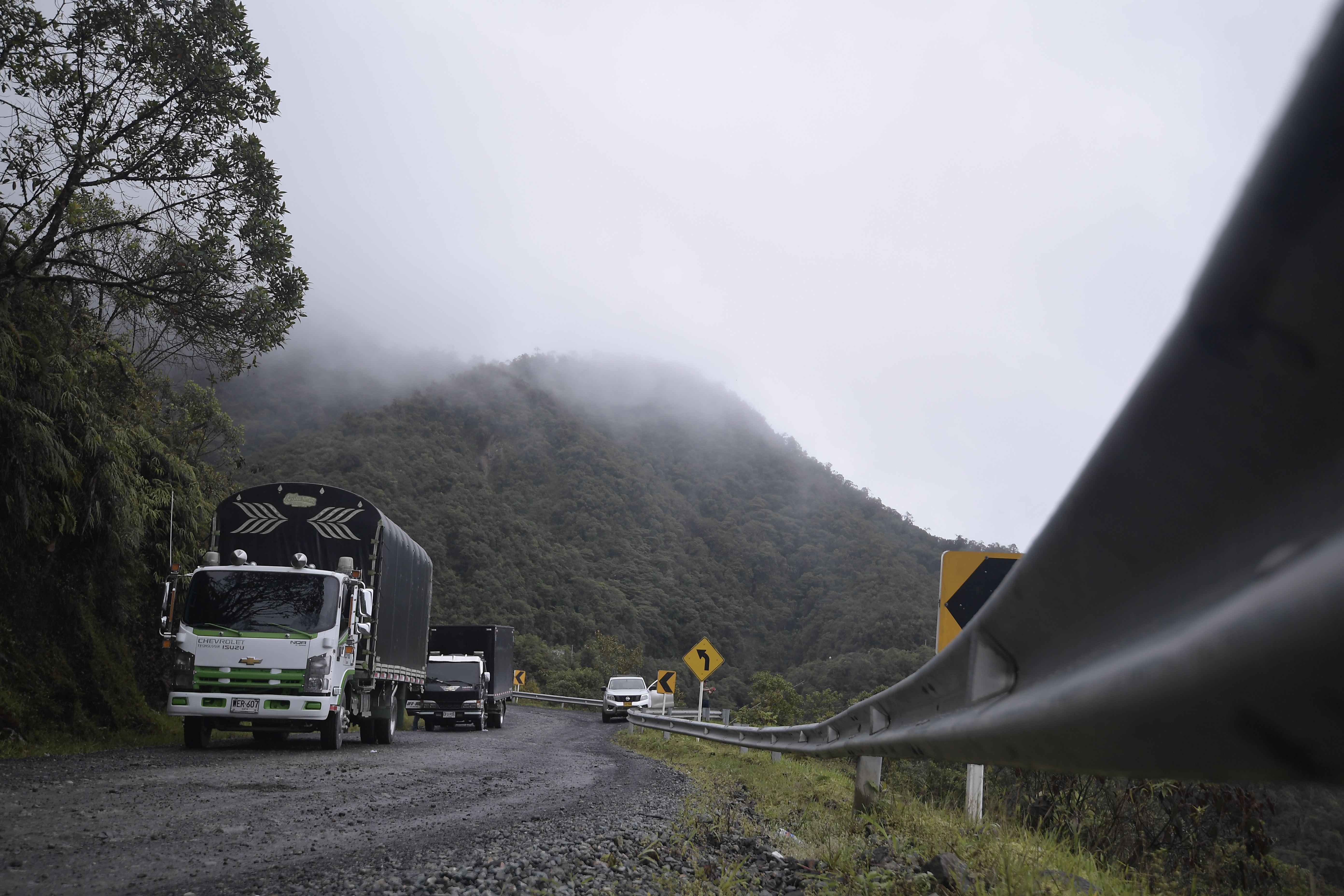 Carretera considerada la mas peligrosa de Colombia. Son 80 kilómetros de recorrido que comunican las poblaciones de San Francisco y Mocoa.