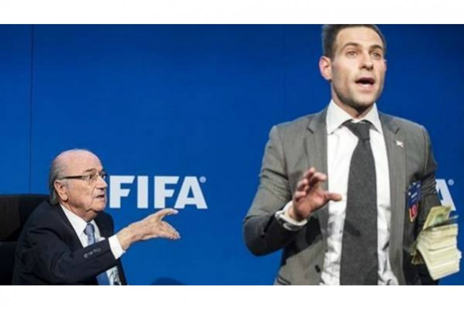 FIFA demandará al comediante que tiró billetes a Blatter