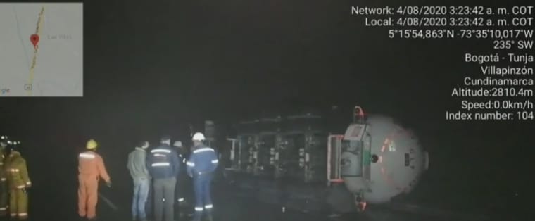 Camión cisterna se volcó cargado de gas en la vía Cundinamarca – Tunja