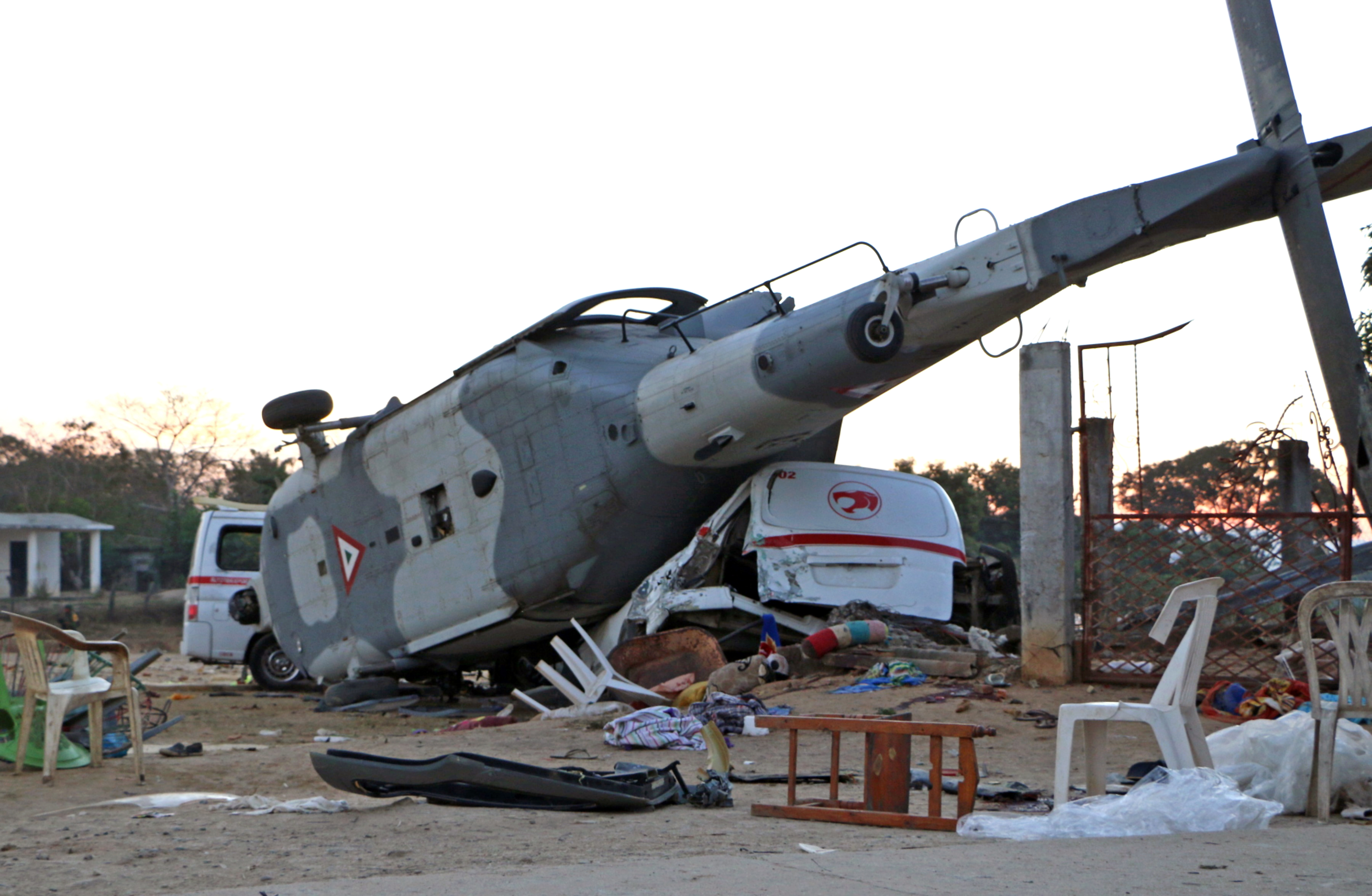 Sube a 14 la cifra de muertos por accidente de helicóptero en México