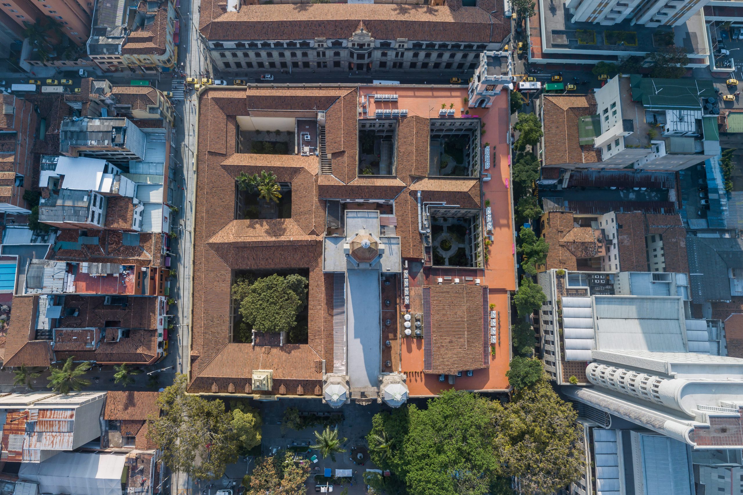 Hallaron estructuras del primer acueducto de Medellín durante la restauración del Claustro San Ignacio