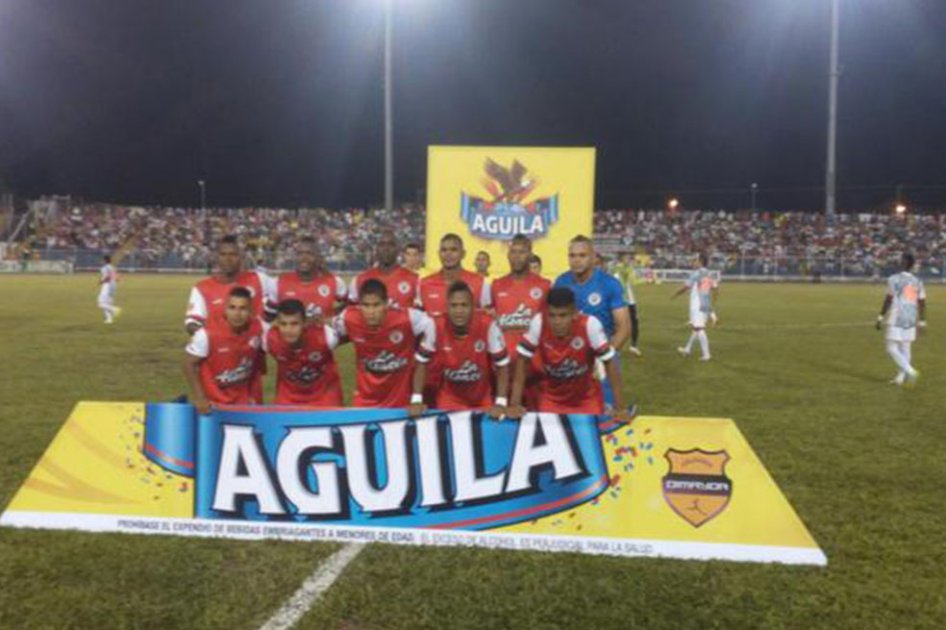 Cortuluá se estrenó en primera división con empate
