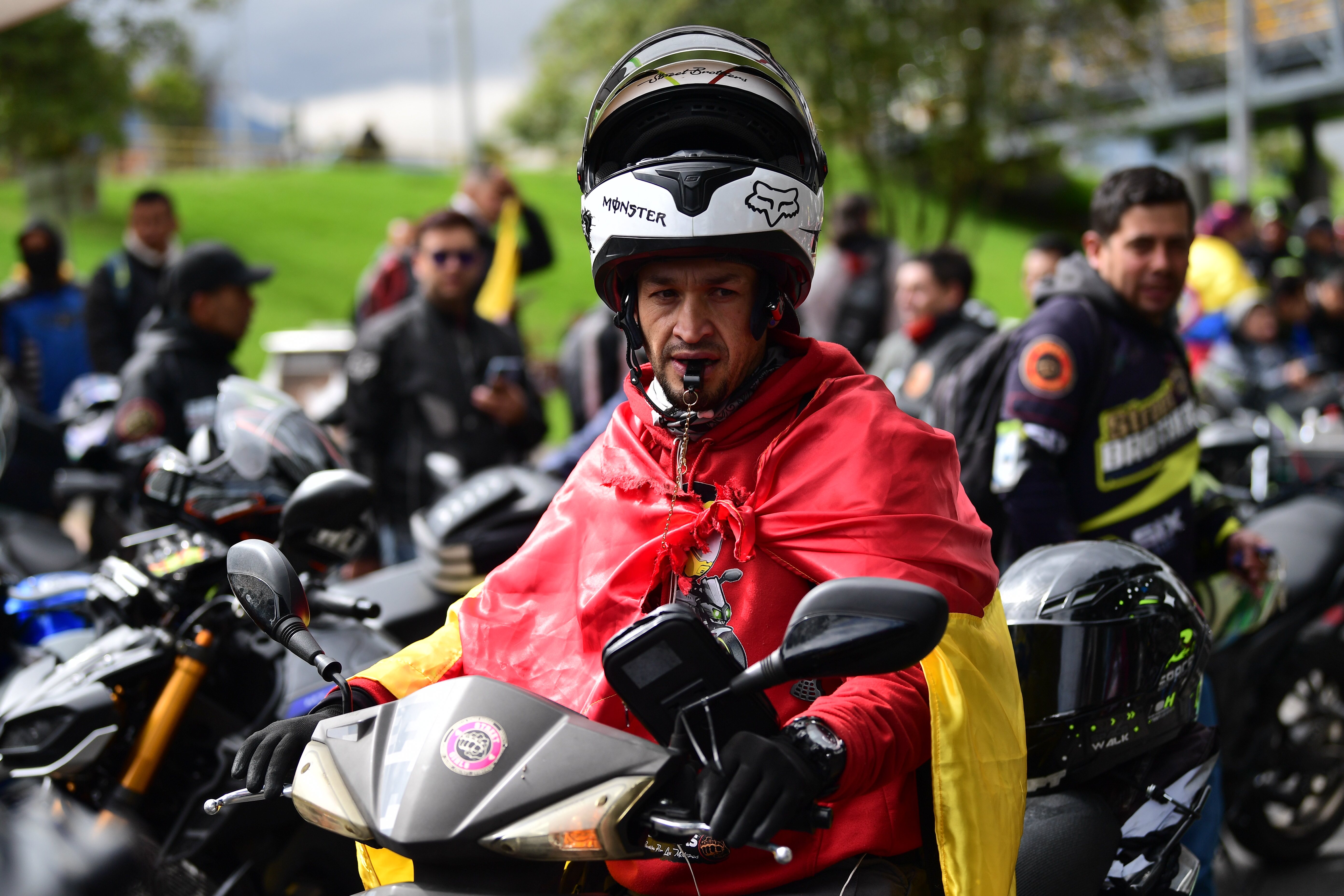 Conductores protestan por supuesto pico y placa para motos en Bogotá
