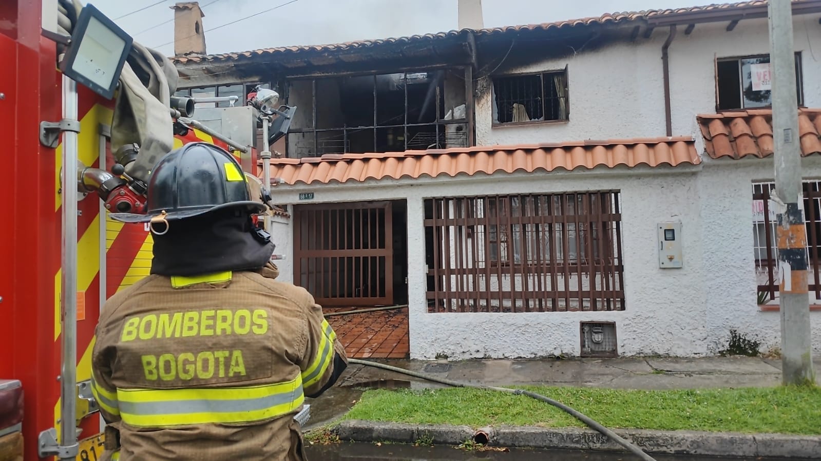 (Video) Dos gatos murieron y otros dos resultaron heridos tras incendio en Bogotá