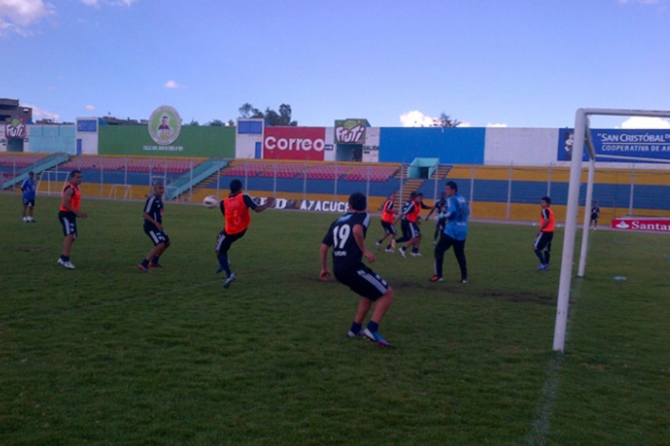Millonarios reconoció cancha donde enfrentará a Inti Gas