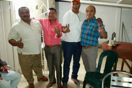 El polémico ‘brindis’ de un candidato y un registrador local en La Guajira