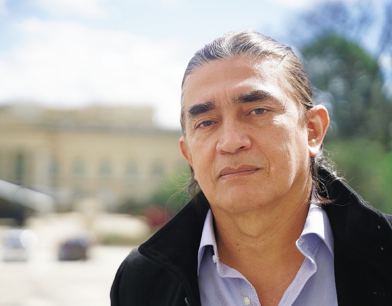 “Tengo un pie por fuera de la política”: Gustavo Bolívar