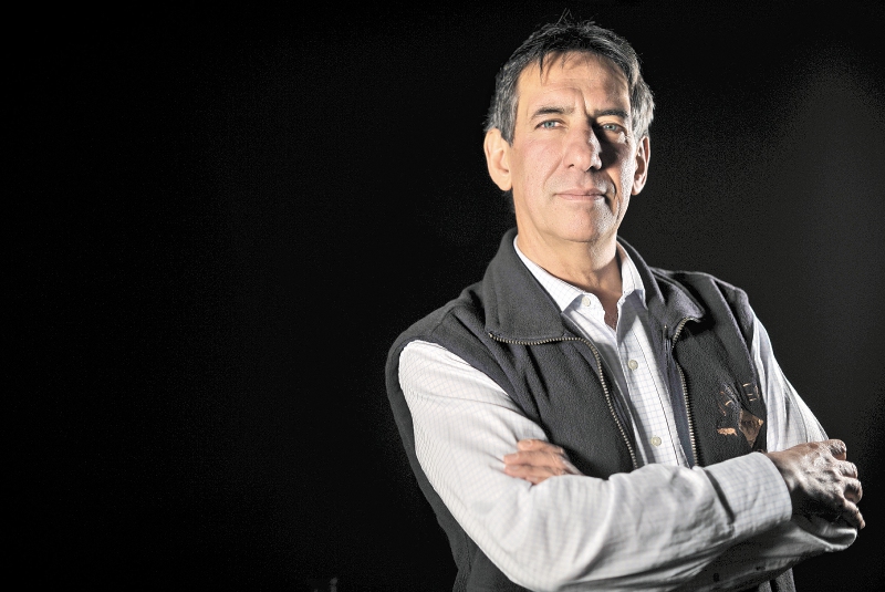 Guillermo González desentraña el periodismo de los 80 en su nuevo libro