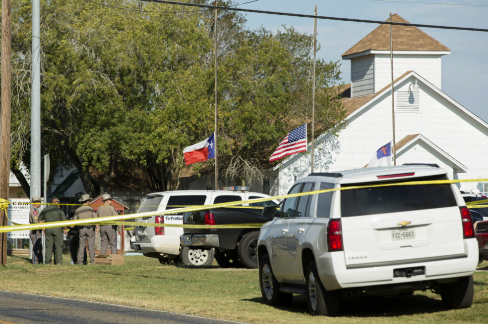 26 personas muertas dejó tiroteo en iglesia de Texas