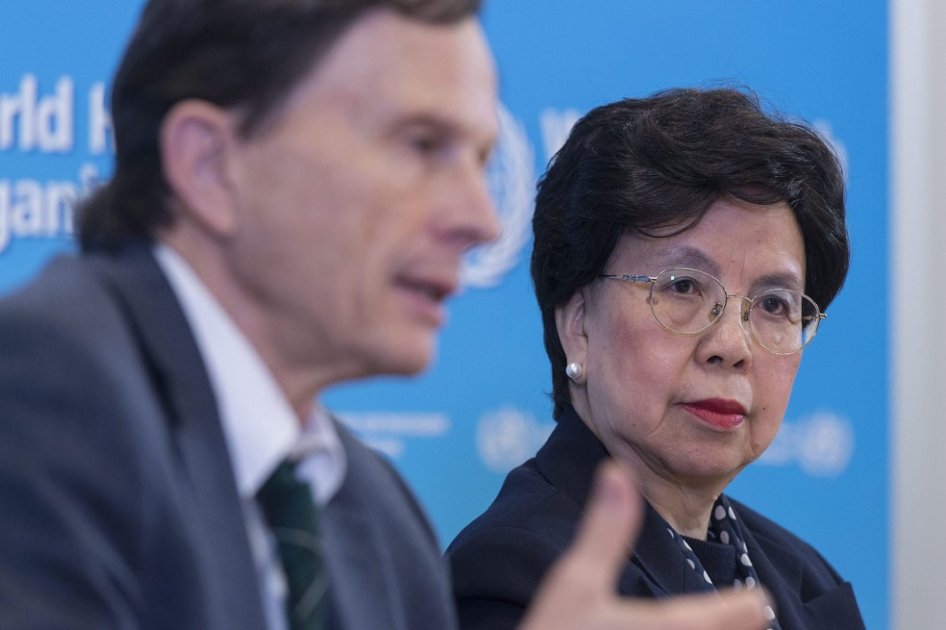 La directora general de la Organización Mundial de la Salud (OMS), Margaret Chan, y el presidente del Comité de Emergencias, David Heymann, en Ginebra el 8 de marzo / EFE