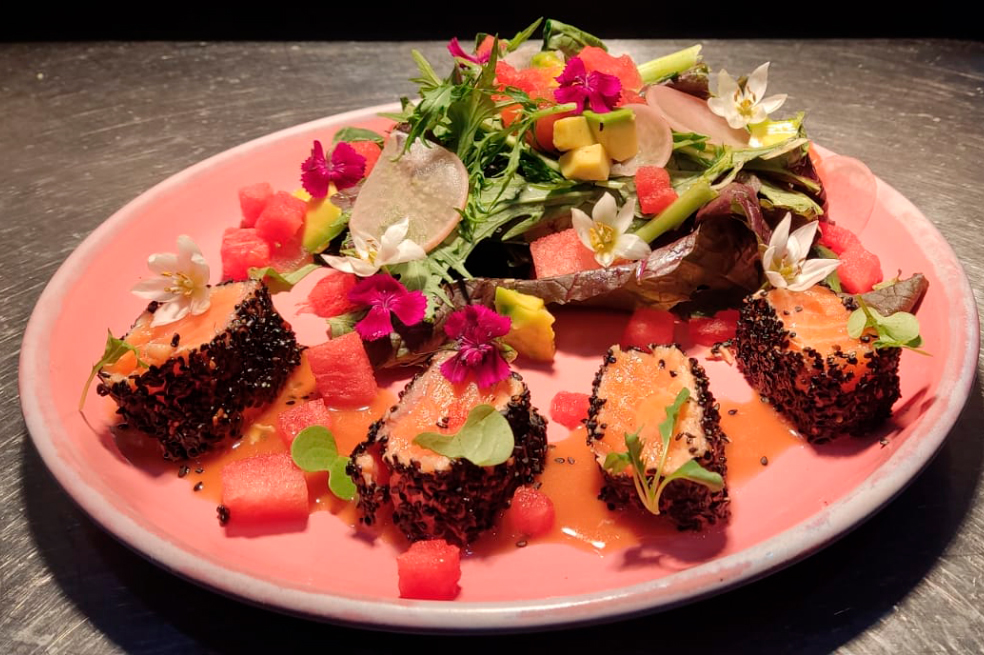 Salmon Salad, el plato ideal para una tarde de verano