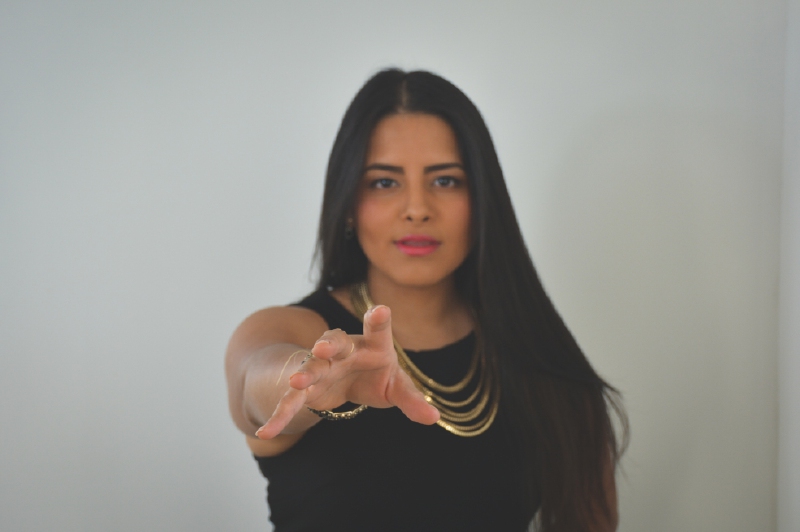 Vivija, entre oraciones y canciones