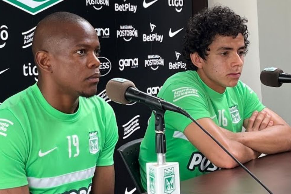 Yerson Candelo (izq.) y Daniel Mantilla (der.) en su reciente paso por Atlético Nacional.