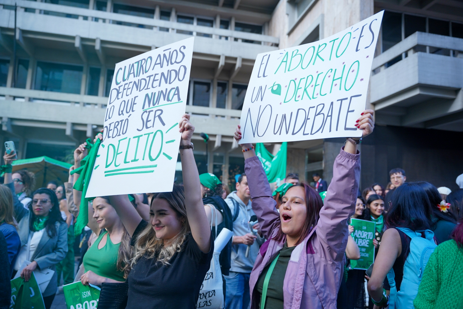Si el aborto es un derecho en Colombia, ¿por qué sigue siendo un tema en debate electoral?