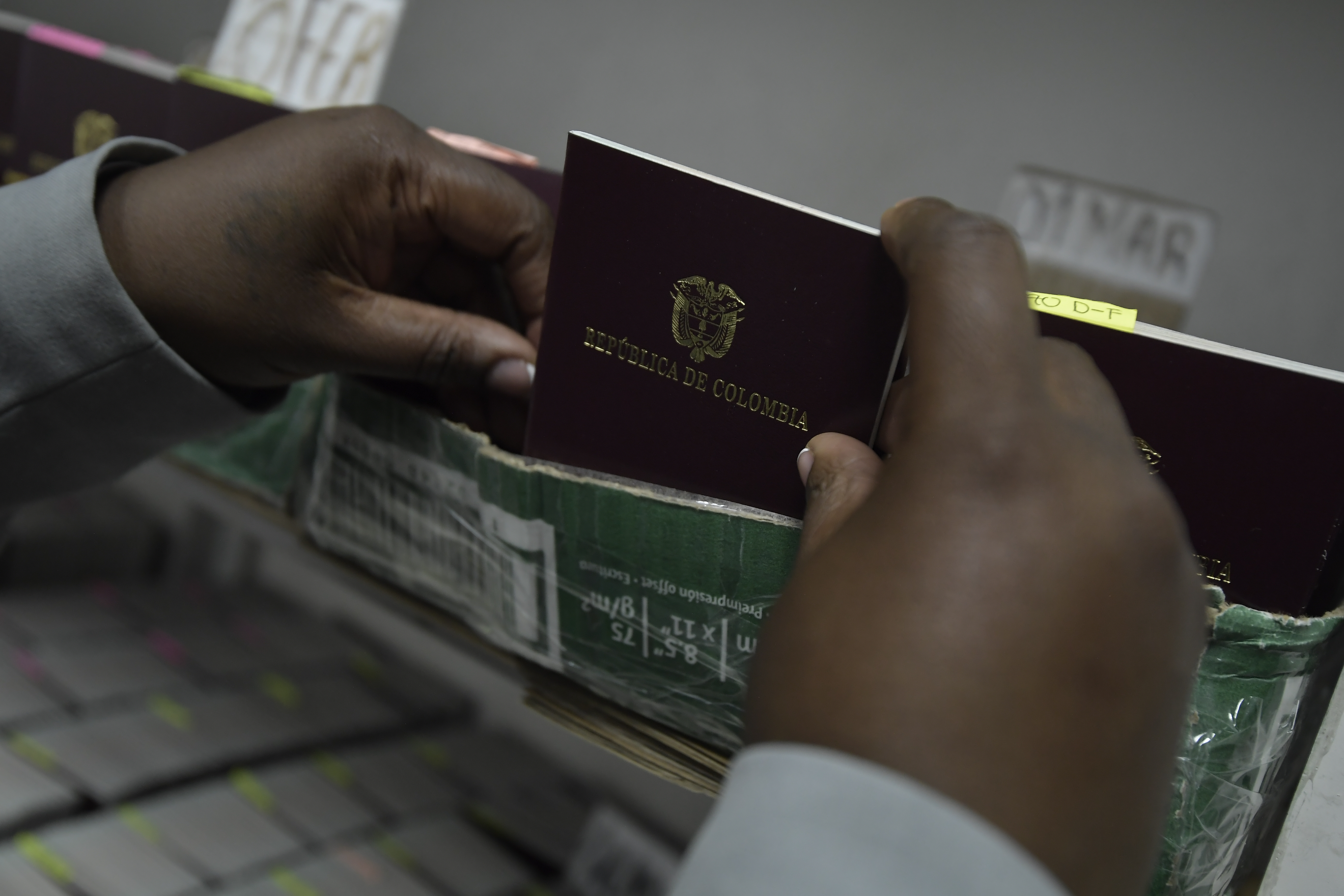 Cadena pide garantías para participar en licitación de la expedición de pasaportes