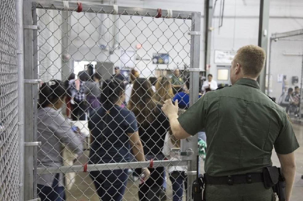 La dureza de los juicios masivos contra migrantes en California