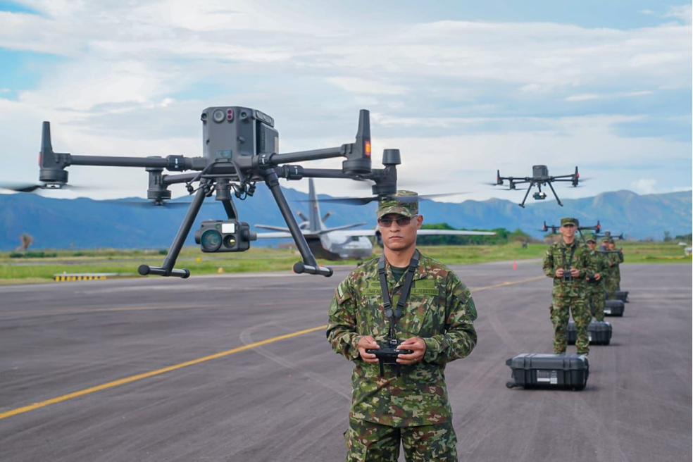 Drones, IA y guerra: los retos de las nuevas tecnologías en el conflicto colombiano