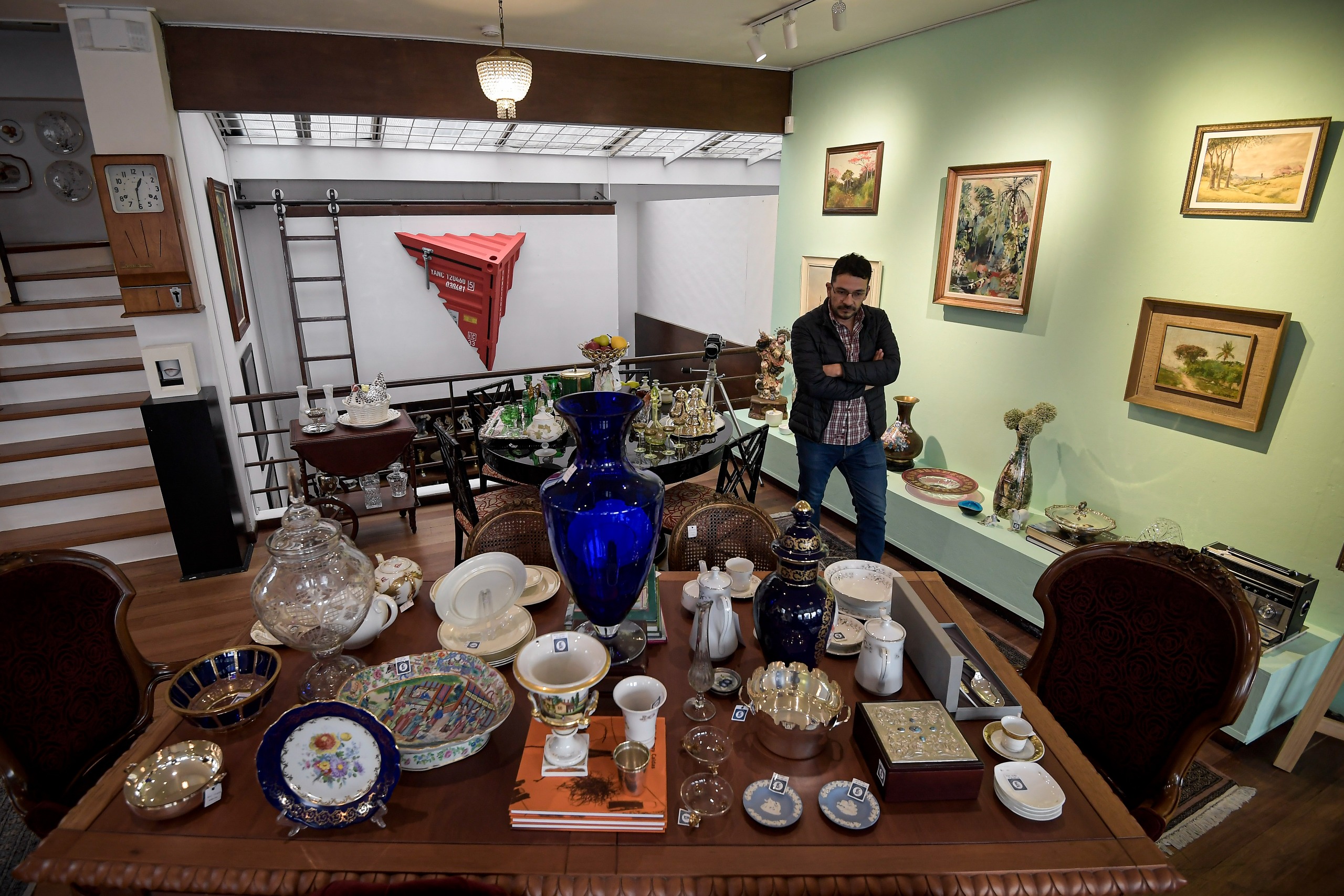 La Independencia: entre antigüedades y el pulso de las subastas de arte en Bogotá 