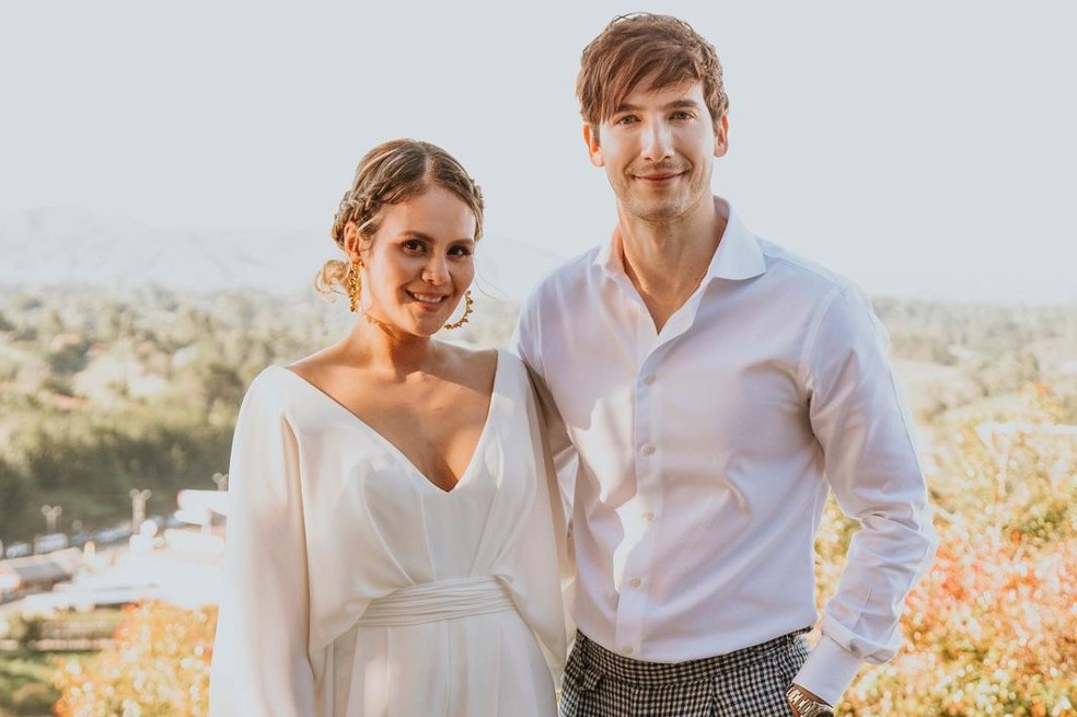 El actor recordado también por su papel de Charly flow en La Reina del Flow se habría comprometido con su novia Johanna Castro.