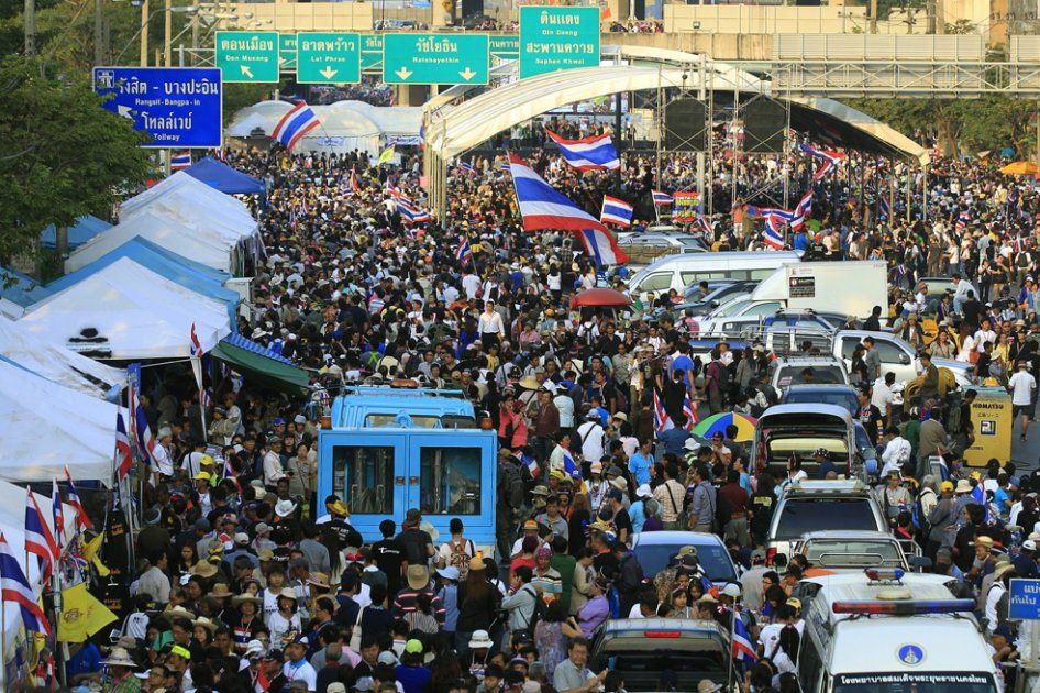 Una nueva oleada de protestas que persigue forzar la dimisión del Gobierno interino y la suspensión de las elecciones del 2 de febrero. / EFE