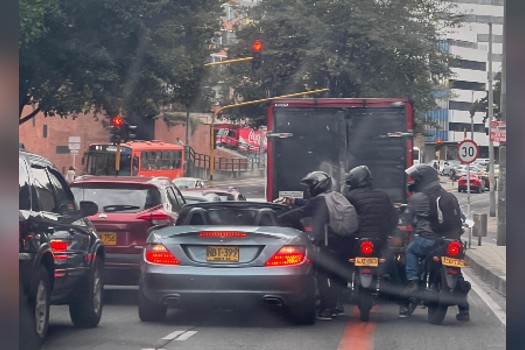 Buscan los responsables: así fue el nuevo atraco a mano armada en plena carrera Séptima