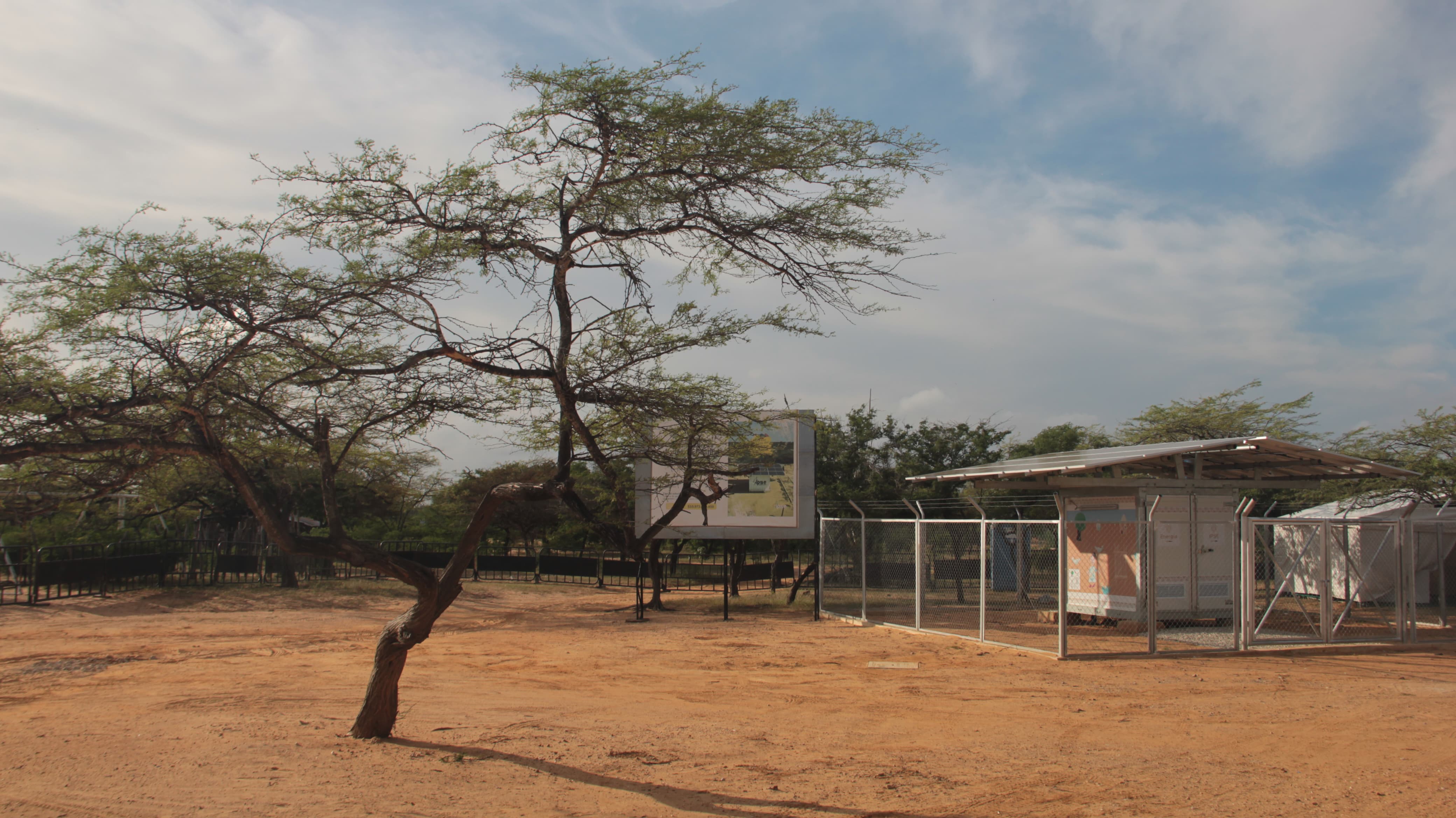 Entregan 80 comunidades energéticas con paneles solares en La Guajira