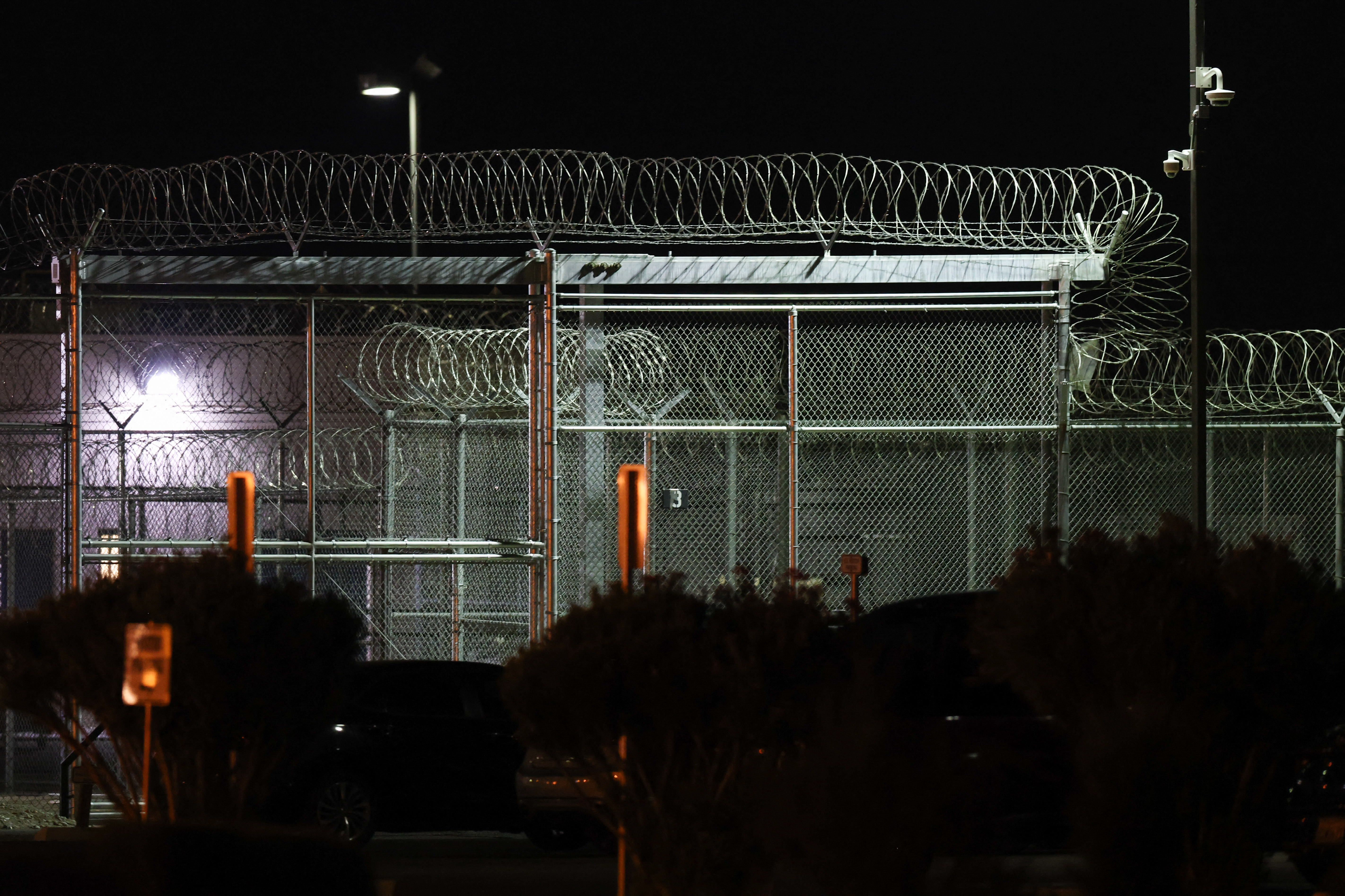 Trump planea crear centros de detención para menores migrantes no acompañados