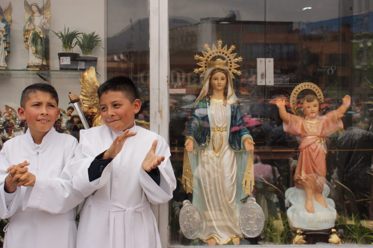 Domingo de Ramos en la iglesia del 20 de Julio en Bogotá.