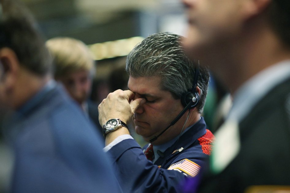 Petróleo cierra en baja en un mercado resignado